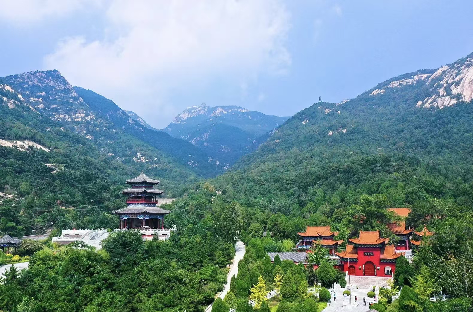 山海寻梦不觉远 强国建设阔步行 ——写在第16个“5·19中国旅游日”到来之际(图1)