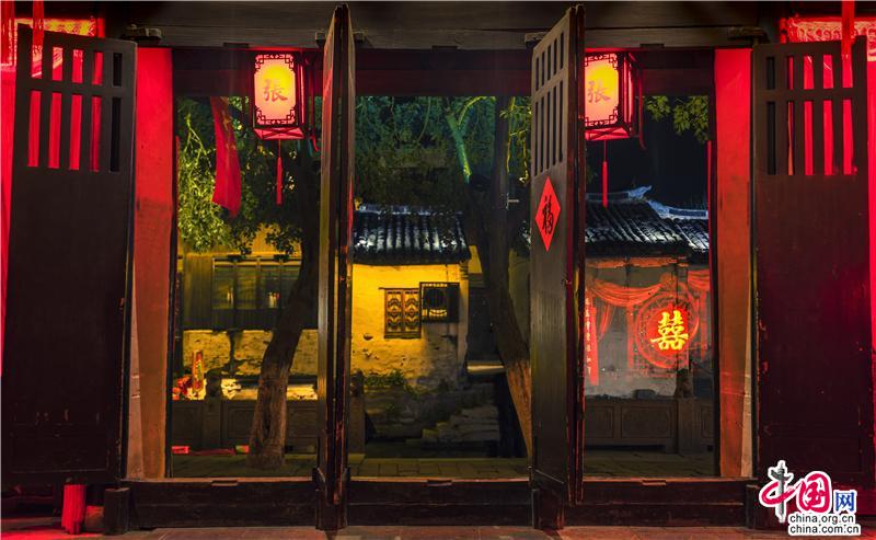 船桨荡漾水乡文脉 灯影演绎周庄夜色(图8)