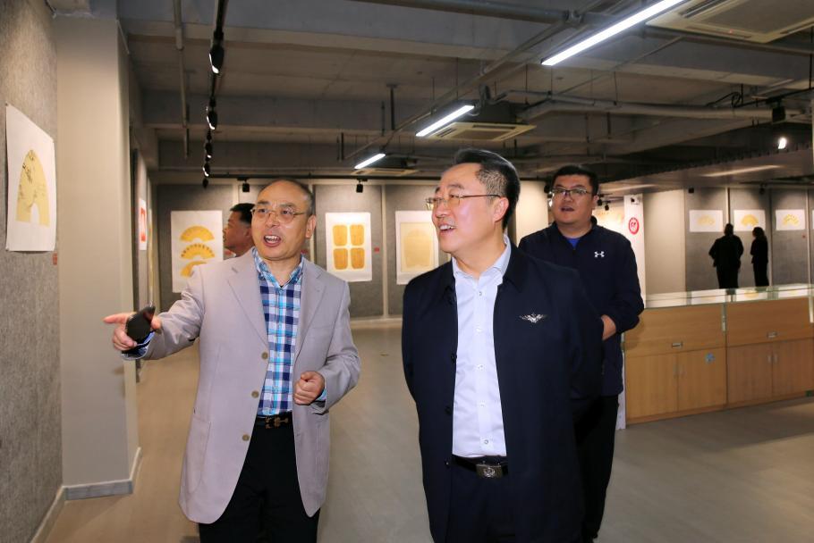 翰墨扇韵迎上巳 丹青雅聚颂兰亭—第七届心慕兰亭书社社员书画展在礼贤美术馆隆重开幕(图10)