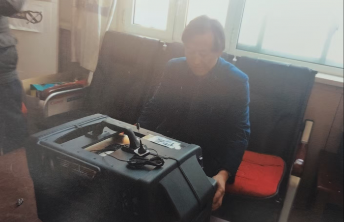 1777280311502869.png 光影传家四十余载 贺家三代放映员守好通镇一方银幕(图2)